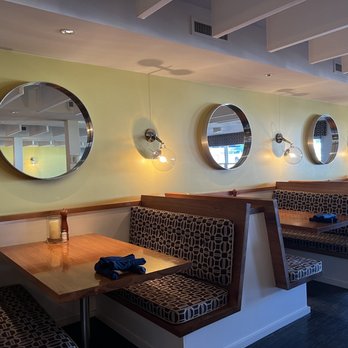 Bentwood Tavern - New American Near Me - New Buffalo, Michigan