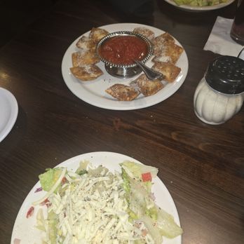 Favazzas on the Hill - Toasted ravioli and dinner salads - Italian Near Me - St. Louis, Missouri Favazzas on the Hill - Toasted ravioli and dinner salads - Italian Near Me - St. Louis, Missouri