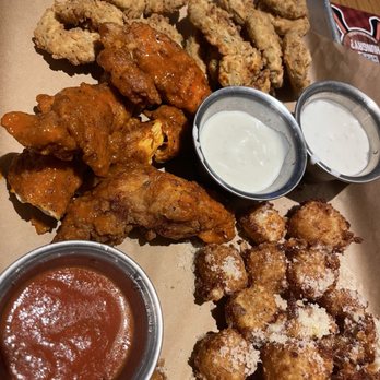 Twin Peaks - Peaks Sampler - Sports Bars Near Me - Altamonte Springs, Florida Twin Peaks - Peaks Sampler - Sports Bars Near Me - Altamonte Springs, Florida