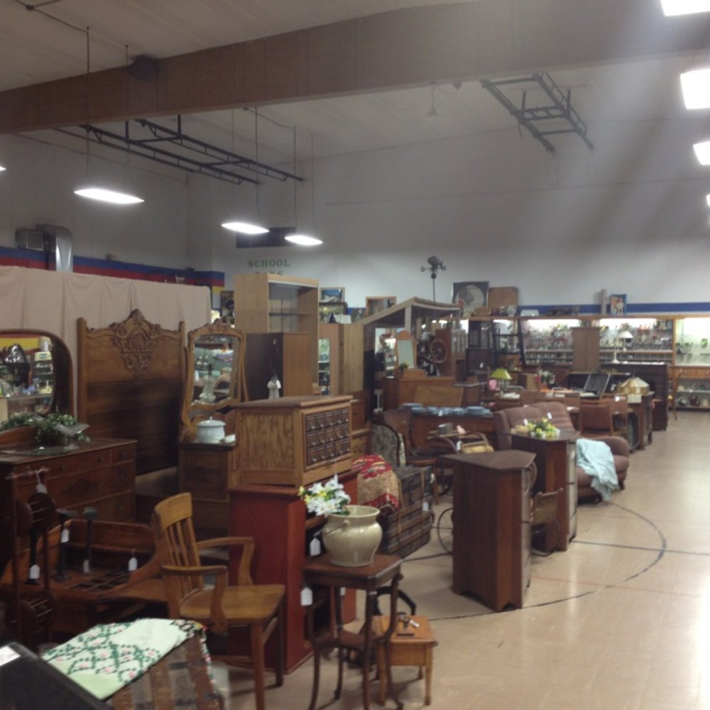 School Days Antique Mall - Antiques Near Me - Sturtevant, Wisconsin School Days Antique Mall - Antiques Near Me - Sturtevant, Wisconsin