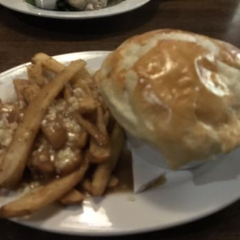 Elephant & Castle - Steak & Mushroom Pie. - Pubs Near Me - Chicago, Illinois