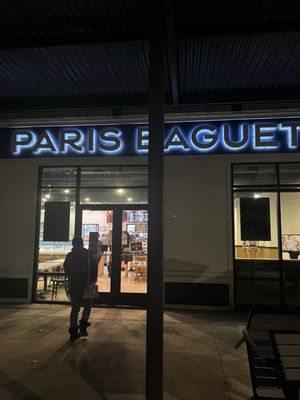 Paris Baguette by null