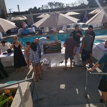 Pub At The Club - Festivals Near Me - Manhattan Beach, California