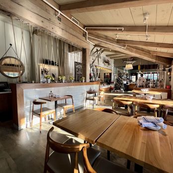 Bluewater Grill Seafood Restaurant & Market Carlsbad - a view of the dining area - Seafood Near Me - Carlsbad, California Bluewater Grill Seafood Restaurant & Market Carlsbad - a view of the dining area - Seafood Near Me - Carlsbad, California