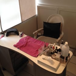 Clin d'Oeil Beauté - Le salon de manucure, tout petit mais confortable