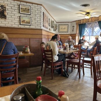 Spurs Cafe - Cute little cafe - American Near Me - Wickenburg, Arizona Spurs Cafe - Cute little cafe - American Near Me - Wickenburg, Arizona