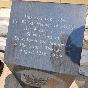 Oz Plaza - Parks Near Me