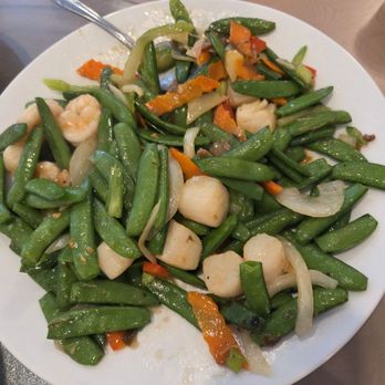 Far East Cafe - Snow peas with shrimp and scallop - Chinese Near Me - Sacramento, California Far East Cafe - Snow peas with shrimp and scallop - Chinese Near Me - Sacramento, California