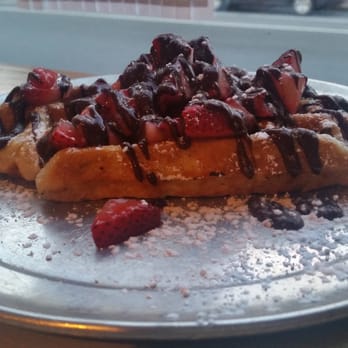Zinneken's - Harvard Square - Strawberry glamour liege waffle - Belgian Near Me - Cambridge, Massachusetts Zinneken's - Harvard Square - Strawberry glamour liege waffle - Belgian Near Me - Cambridge, Massachusetts