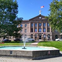 Court House Square Park - The fountain in front of the courthouse