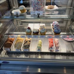 Too Sweet Cakes