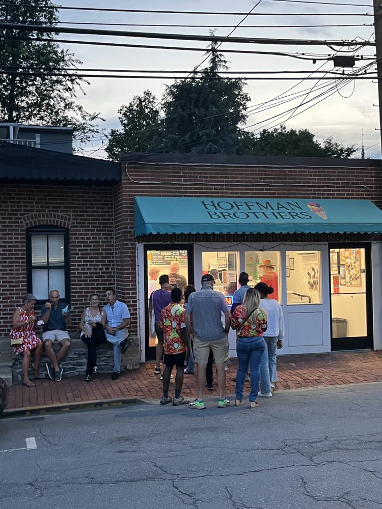 Hoffman Brothers ice cream Logo