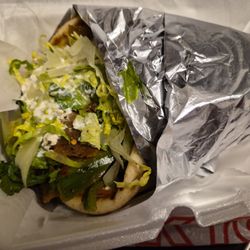 Noor Cafe - Spicy gyro, no onions