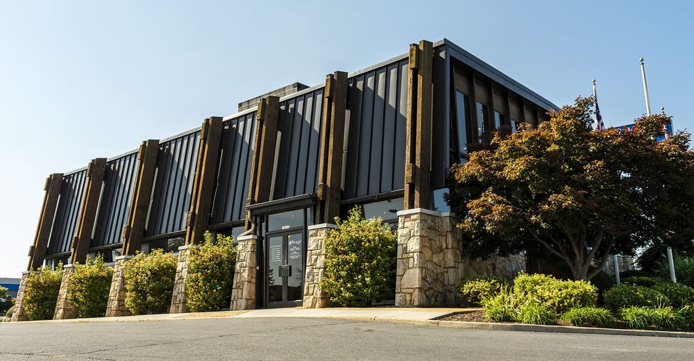 THE COIN & GIFT SHOP Updated September 2024 1855 E Market St