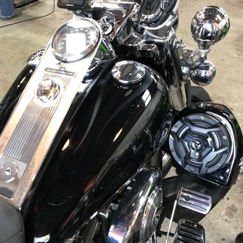 Redbeard Cycles - Kicker amp and JVC 250 watt speakers - Motorcycle Repair Near Me - New Orleans, Louisiana