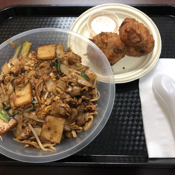 Hawkers Delight Deli - Fried kuei teow and 2x vegetable fritters~ - Delis Near Me - Vancouver, British Columbia Hawkers Delight Deli - Fried kuei teow and 2x vegetable fritters~ - Delis Near Me - Vancouver, British Columbia