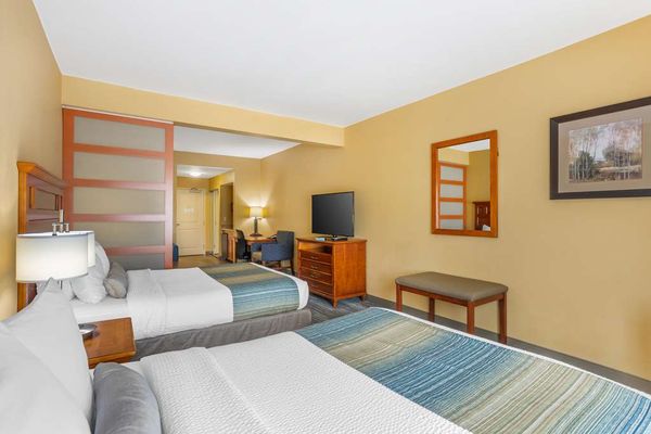 Best Western Plus University Park Inn & Suites by null