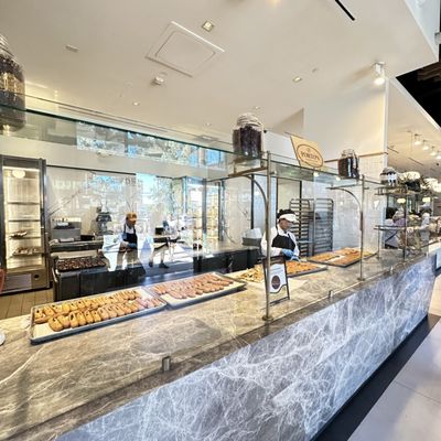 Porto's Bakery and Cafe by null