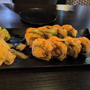 Ramen Melrose - Best friends roll - shrimp, California roll crab salad, fried shrimp inside, spicy mayo and teriyaki - good not great - Ramen Near Me - Los Angeles, California Ramen Melrose - Best friends roll - shrimp, California roll crab salad, fried shrimp inside, spicy mayo and teriyaki - good not great - Ramen Near Me - Los Angeles, California