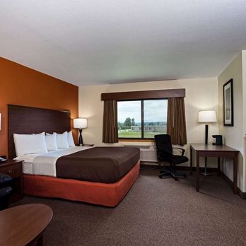 AmericInn by Wyndham Tomah - Guest room - Hotels Near Me - Tomah, Wisconsin AmericInn by Wyndham Tomah - Guest room - Hotels Near Me - Tomah, Wisconsin