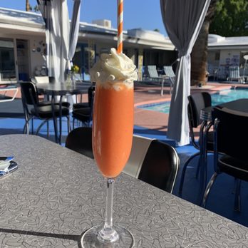 Palm Springs Rendezvous - Breakfast smoothies every morning - Hotels Near Me - Palm Springs, California Palm Springs Rendezvous - Breakfast smoothies every morning - Hotels Near Me - Palm Springs, California