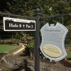 City Putt - Tee signs with New Orleans street names