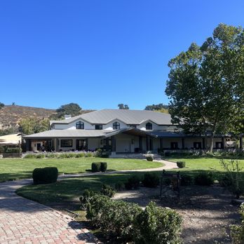 Fess Parker Winery - Wine Tasting Room Near Me - Los Olivos, California Fess Parker Winery - Wine Tasting Room Near Me - Los Olivos, California