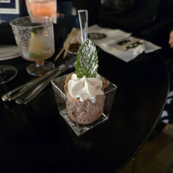 13 Coins Pioneer Square - Chocolate mouse - American Near Me - Seattle, Washington 13 Coins Pioneer Square - Chocolate mouse - American Near Me - Seattle, Washington