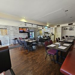 Restaurant Indian Spices - Interior during late lunch