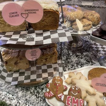 Erin McKenna's Bakery - Holiday treats - Bakeries Near Me - Orlando, Florida Erin McKenna's Bakery - Holiday treats - Bakeries Near Me - Orlando, Florida
