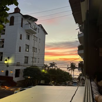 Blondies - Great sunset - Cocktail Bars Near Me - Puerto Vallarta, JAL Blondies - Great sunset - Cocktail Bars Near Me - Puerto Vallarta, JAL