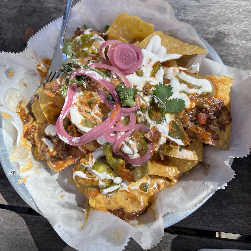 Winnie's - Dirt bag chili nachos - Cocktail Bars Near Me - Houston, Texas Winnie's - Dirt bag chili nachos - Cocktail Bars Near Me - Houston, Texas