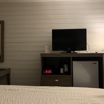 Harvest Inn Hotel - Tv fridge and desk area - Hotels Near Me - Pine Bush, New York Harvest Inn Hotel - Tv fridge and desk area - Hotels Near Me - Pine Bush, New York