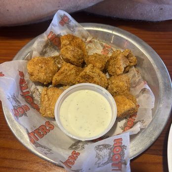 Hooters - Sports Bars Near Me - Charleston, South Carolina Hooters - Sports Bars Near Me - Charleston, South Carolina