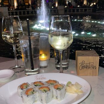 Fountain Bar - Spicy tuna roll - Cocktail Bars Near Me - Los Angeles, California Fountain Bar - Spicy tuna roll - Cocktail Bars Near Me - Los Angeles, California