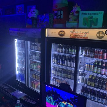 Tenth Level Tavern - Beer in stock - Bars Near Me - Oakland Park, Florida