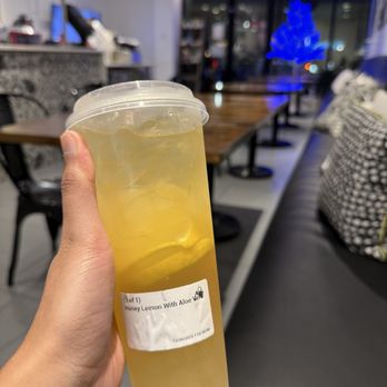 Hella Bubble - Honey lemon tea with aloe - Bubble Tea Near Me - Houston, Texas Hella Bubble - Honey lemon tea with aloe - Bubble Tea Near Me - Houston, Texas