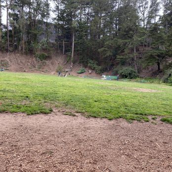 Upper Douglass Dog Park - Big place for doggie fun. - Dog Parks Near Me - San Francisco, California Upper Douglass Dog Park - Big place for doggie fun. - Dog Parks Near Me - San Francisco, California