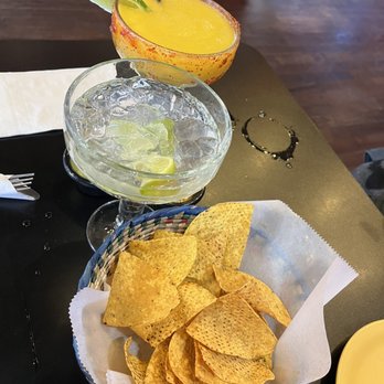 Carnitas Don Rafa - Margaritas on the rocks and mango super delicious 1/2 price Rita's mm mmm goody - Mexican Near Me - Chicago, Illinois
