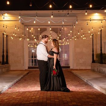 Winthrop Barn Theatre - The Newlyweds in the courtyard - Venues & Event Spaces Near Me - Riverview, Florida Winthrop Barn Theatre - The Newlyweds in the courtyard - Venues & Event Spaces Near Me - Riverview, Florida