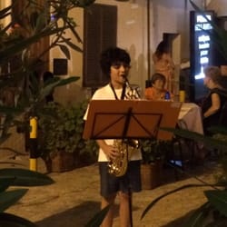 Hosteria del Castello - Live muziek vanop het terras. Zoete sax. Jong maar gedreven en getalenteerd.