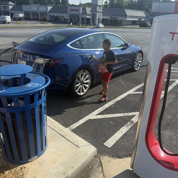 Tesla Supercharger - EV Charging Stations Near Me - Commerce, Georgia Tesla Supercharger - EV Charging Stations Near Me - Commerce, Georgia