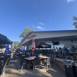 Pettit's Lakeview Bar and grill - Outdoor bar and more patio seating.