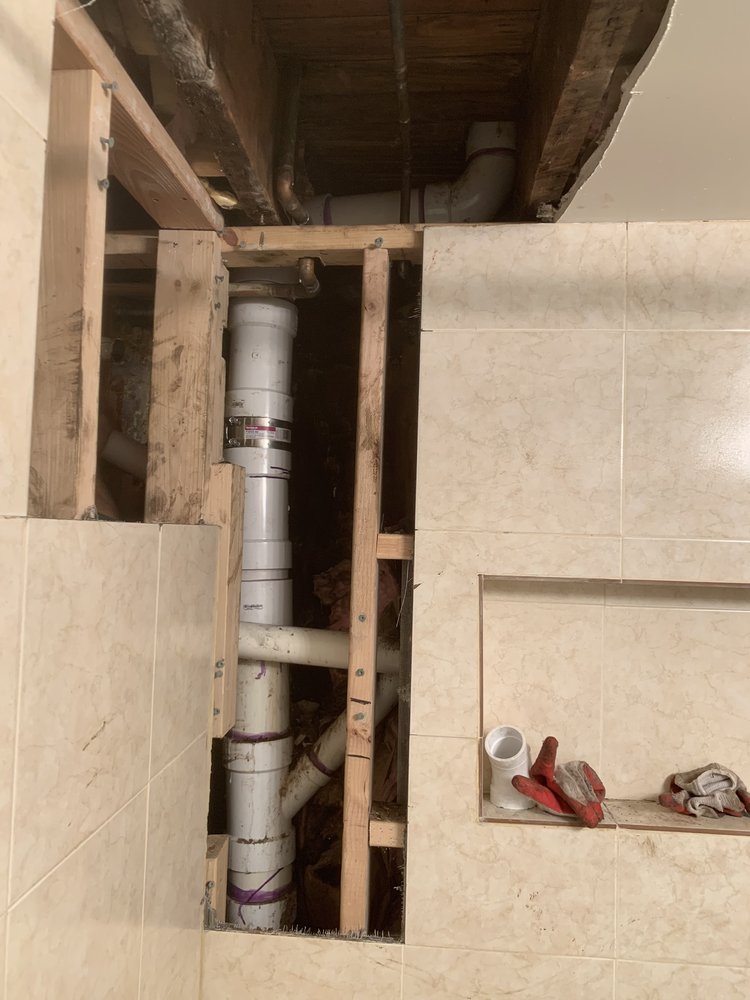 Slide of RH Emergency plumbing & construction