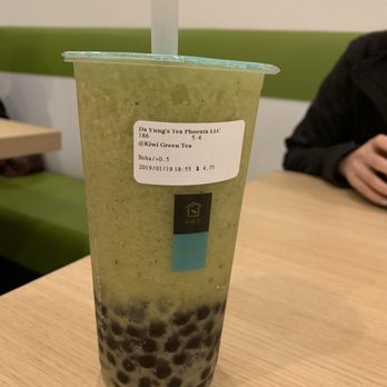 DaYung's Tea - Kiwi & Green Tea Smoothie with boba - Bubble Tea Near Me - Tempe, Arizona