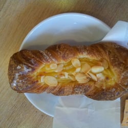 Il Forno 92 - Almond Cornetto