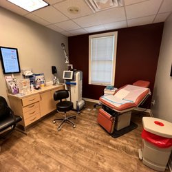 Prestige Healthcare OBGYN - New and improve rooms . I like it