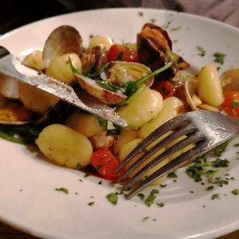 Cantina e Cucina - Gnocchi with clams - Cafeteria Near Me - Rome, RM