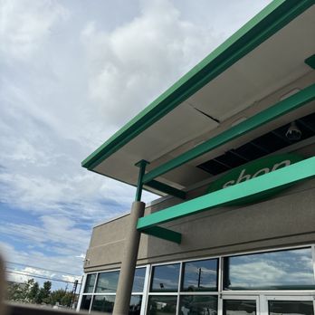 McDonald's - Outside the store - Fast Food Near Me - Locust Grove, Georgia