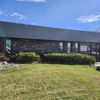 OnLine Auto - The Front Of Our Office Building At OnLine Auto. The Door Is At The Far Right. Come On In! - Commercial Truck Dealers Near Me - Swartz Creek, Michigan OnLine Auto - The Front Of Our Office Building At OnLine Auto. The Door Is At The Far Right. Come On In! - Commercial Truck Dealers Near Me - Swartz Creek, Michigan